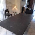 Table en marbre réalisée par l'entreprise Cros-Guibbert.
